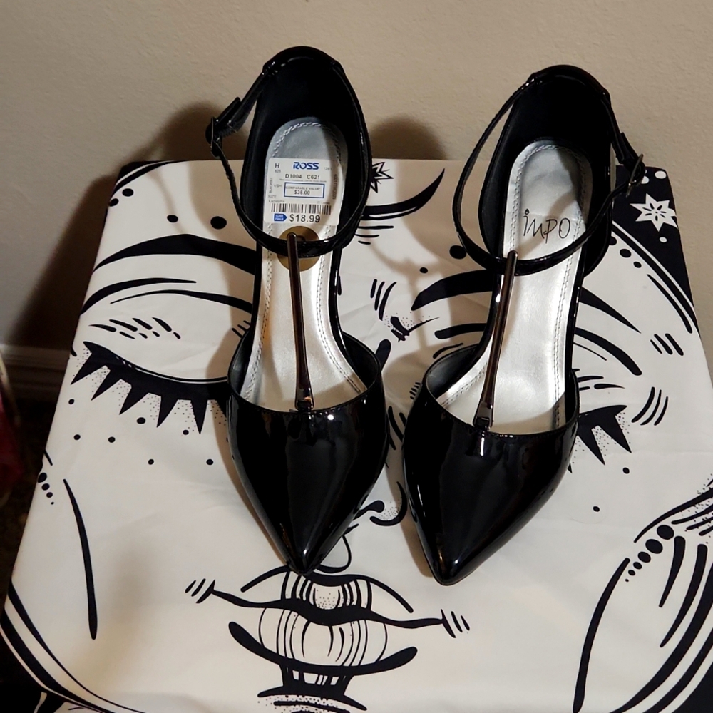 IMPO Patent Leather black ladies heels. (8) heel 3.5